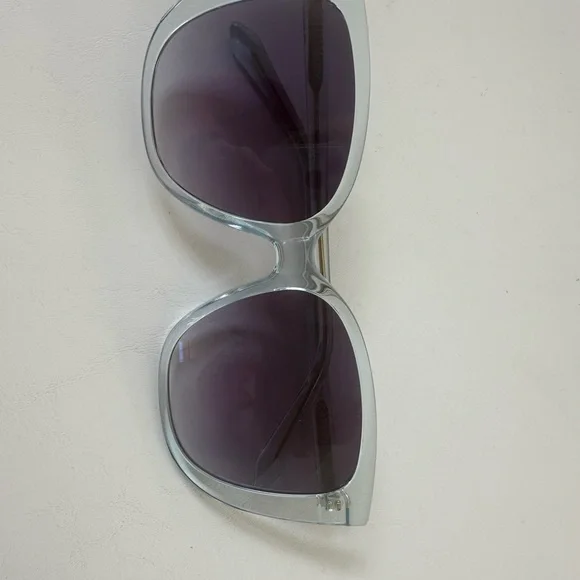 Quay Australia Ever After Smoke Frame Sunglasses - Picture 2 of 3